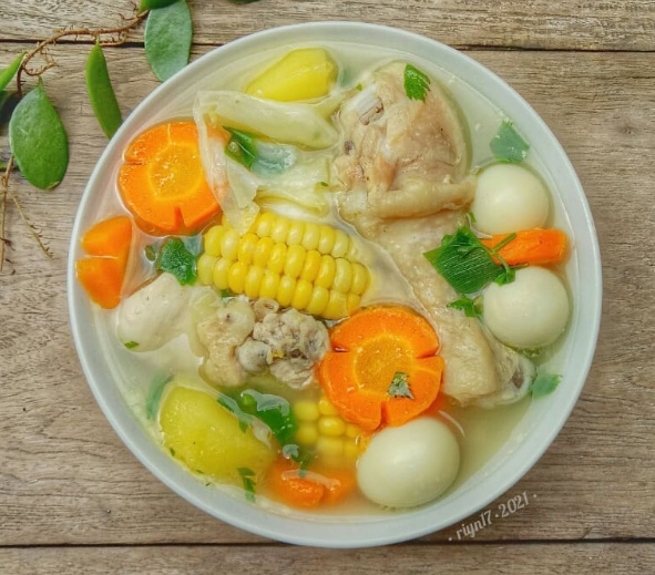 menu sahur sehat sup ayam