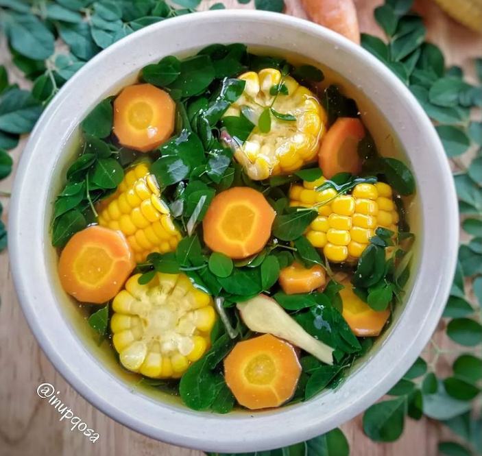 sayur bening daun kelor