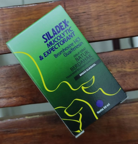Siladex ME Obat sirup batuk berdahak
